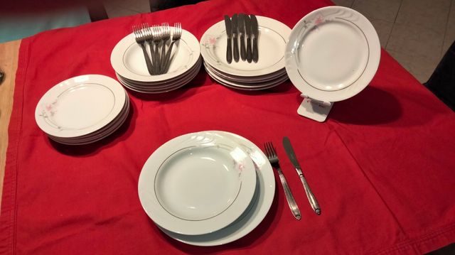 set di piatti 18 PZ + 6 coltelli 6 forchette