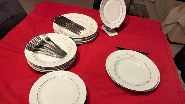 set di piatti 18 PZ + 6 coltelli 6 forchette