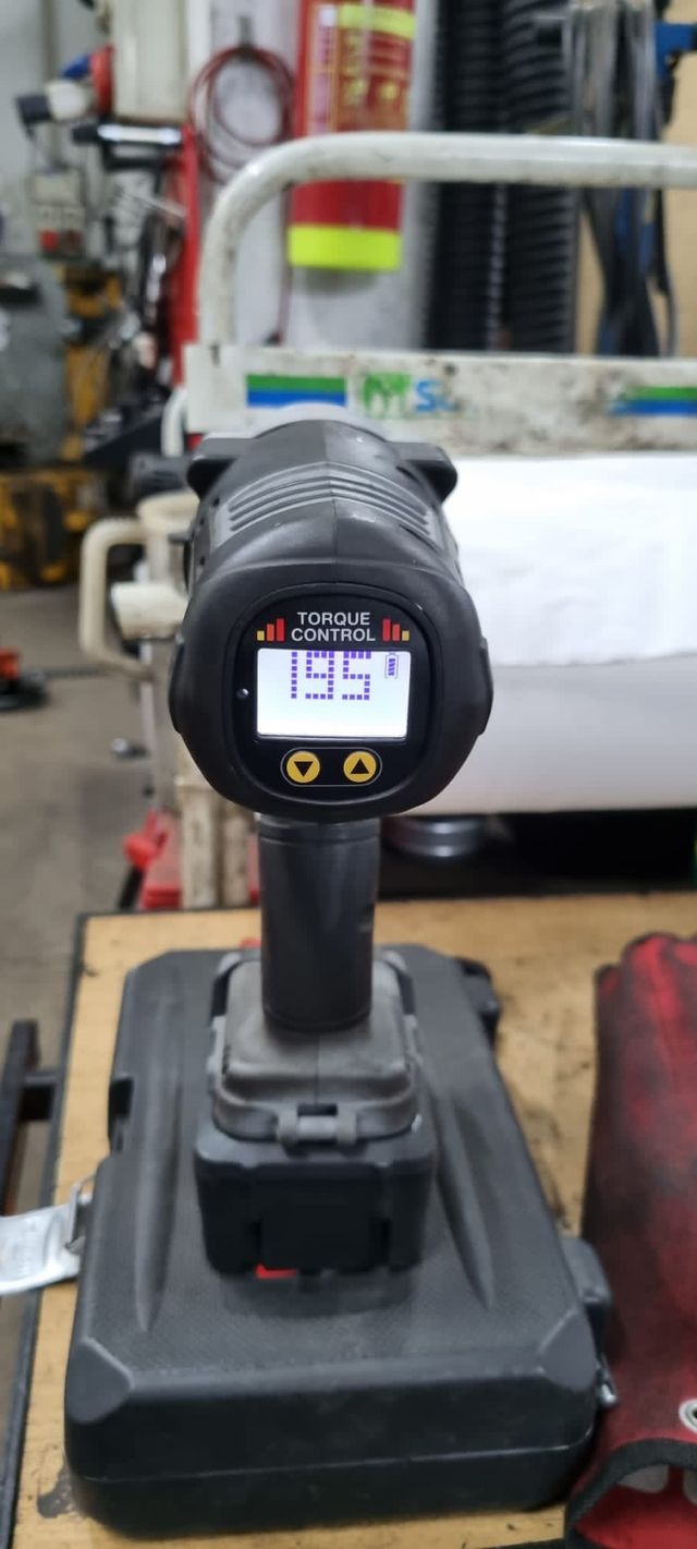 Avvitatore pneumatici