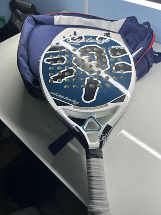 Pala marca Padel Lobb