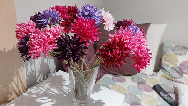 Jarrón con flores de tela