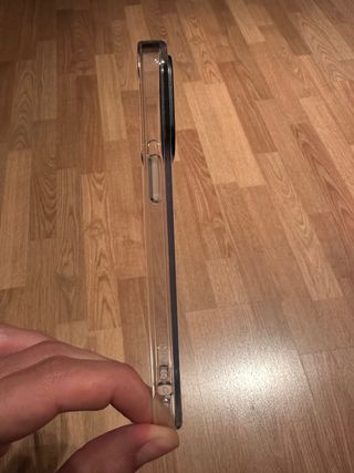 FUNDA IPHONE 14 Pro Max ATAQUE TITANES