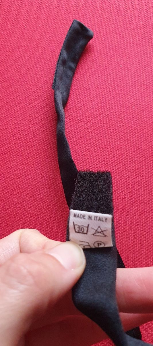 🖤 Cravattino nero