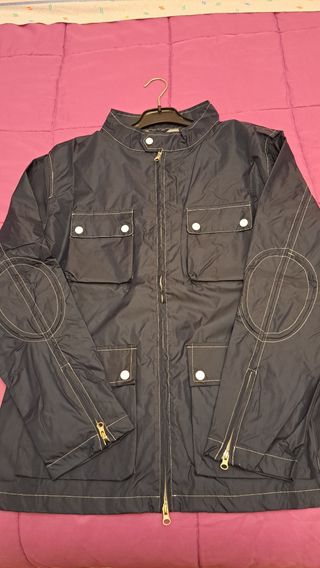 Chaqueta cortavientos azul