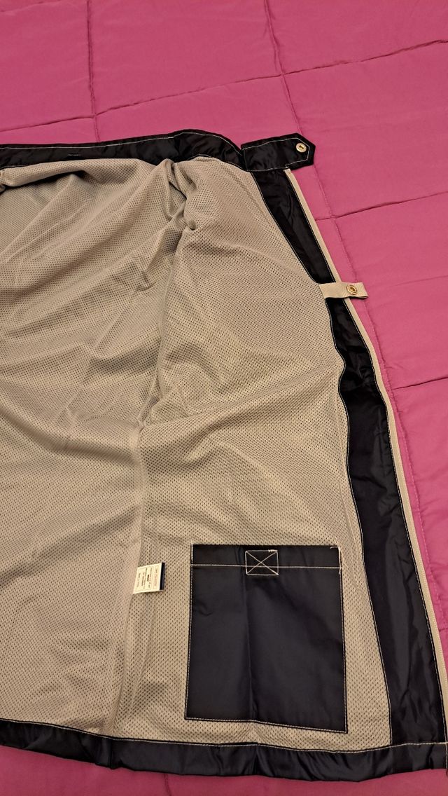 Chaqueta cortavientos azul