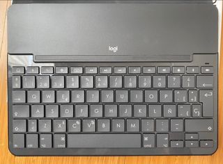 IPad 6º generación + teclado Slim Folio