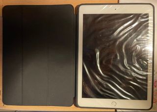 IPad 6º generación + teclado Slim Folio