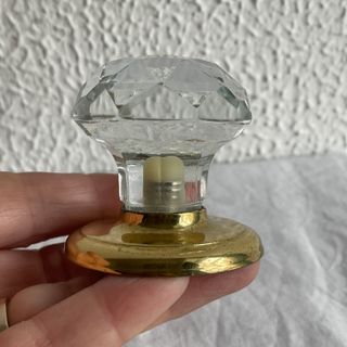 Valsan _ pomo de cristal facetado _ laton