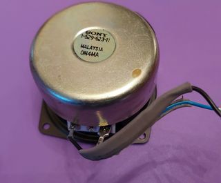 Altavoz Sony 40w RMS 30w rated 8 ohmios