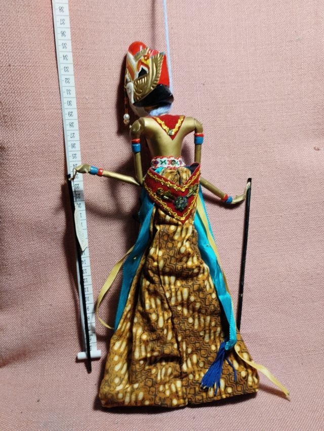 marioneta de Indonesia un poco rozada la nariz tie