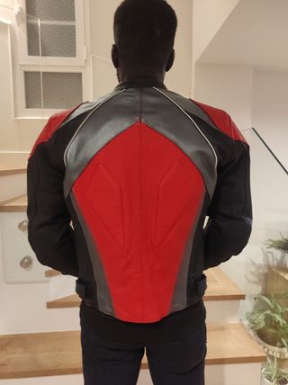 CHAQUETA DE CUERO MOTO
