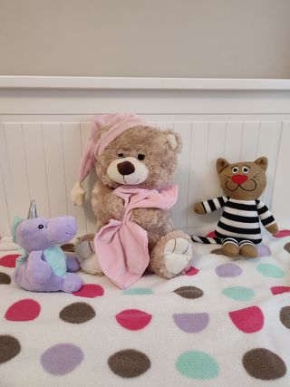 Lote de peluches.unicornio,oso,gato