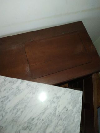 mueble antiguo madera y mármol