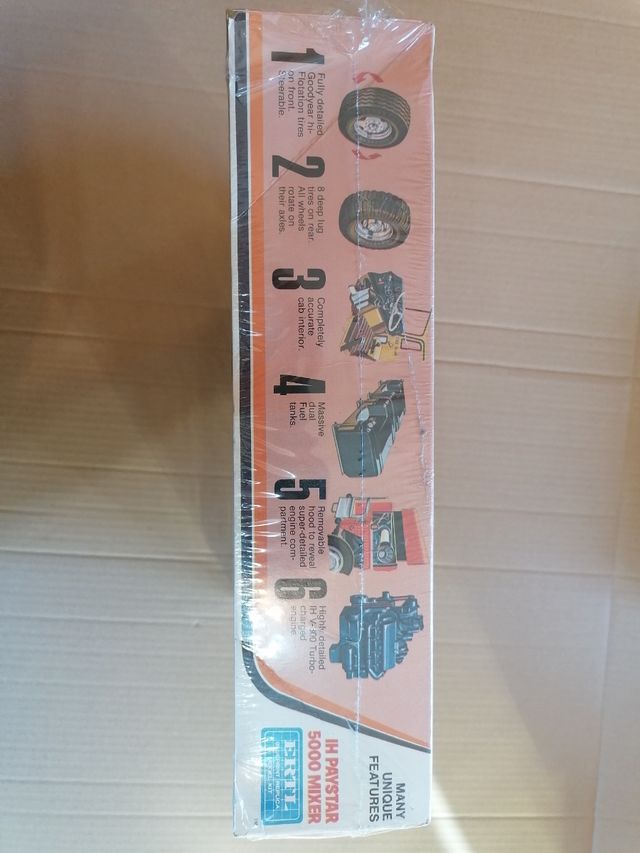 Camión International Mixer Ertl 1 /25