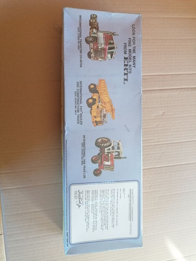 trailer flatbed Ertl 1/25