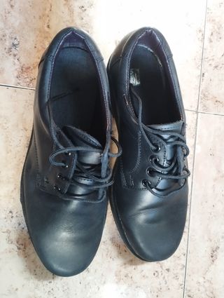 Zapatos de empresa