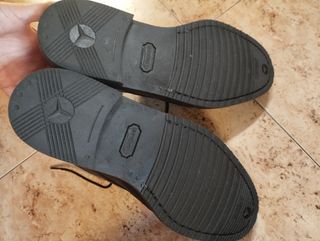 Zapatos de empresa