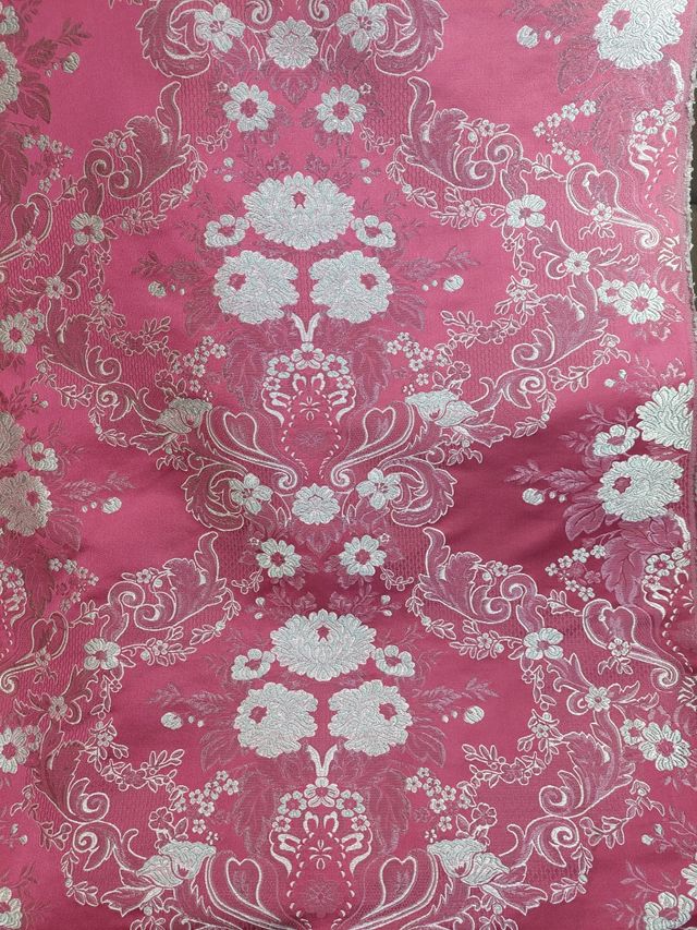 Tela fallera plata rosa por 250€