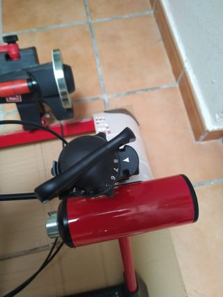 Rodillo y elevador bicicleta marca Elite