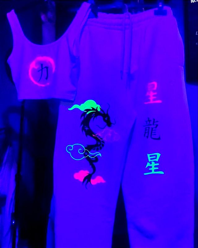 conjunto dragón top y pantalón blanco