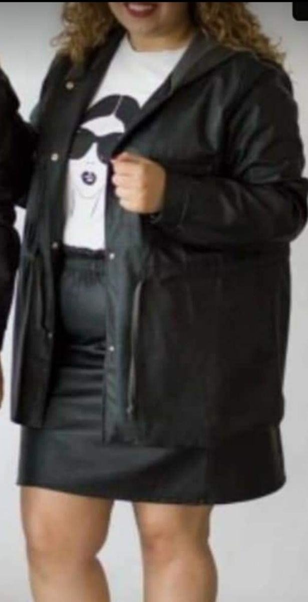 chaqueta polipiel con capucha talla 48