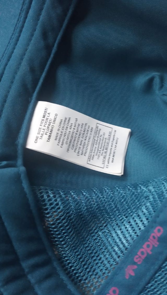 Gorra Adidas Original mujer.