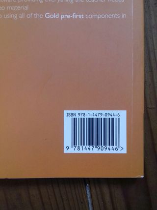 Gold Pre First course book.  Inglés