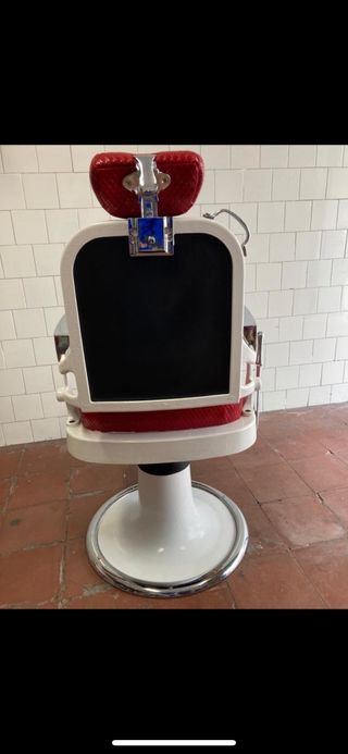 Sillon antiguo de barbero TRIUMPH, restaurado