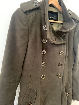 Abrigo mujer estilo militar