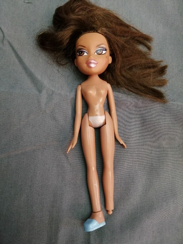 Muñecas Bratz. Regalo una.