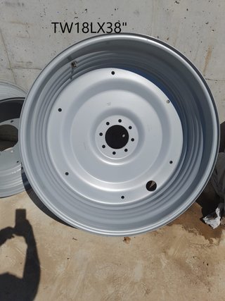 TW18X38, 2  llantas de tractor nuevo