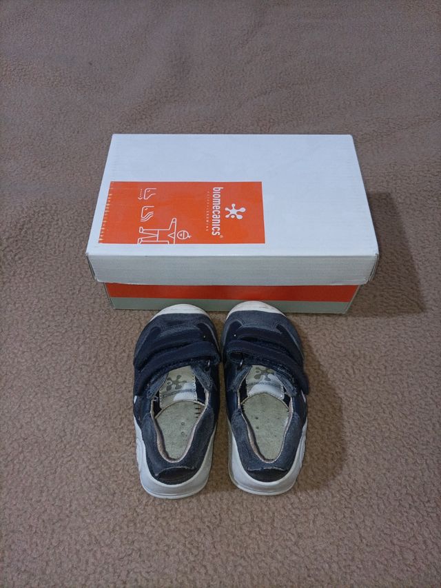 Zapatillas para aprender andar biomecanic