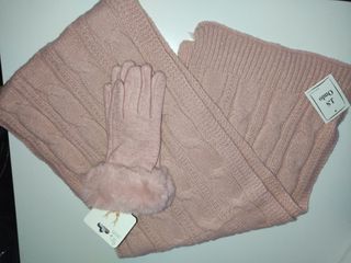 Conjunto de bufanda y guantes