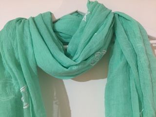 Foulard turquesa con búhos
