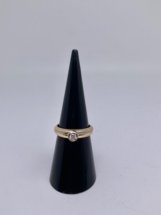Anillo solitario con Diamante 18k 4,08g