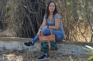 Bolso de piel auténtica con estampado de pelitos