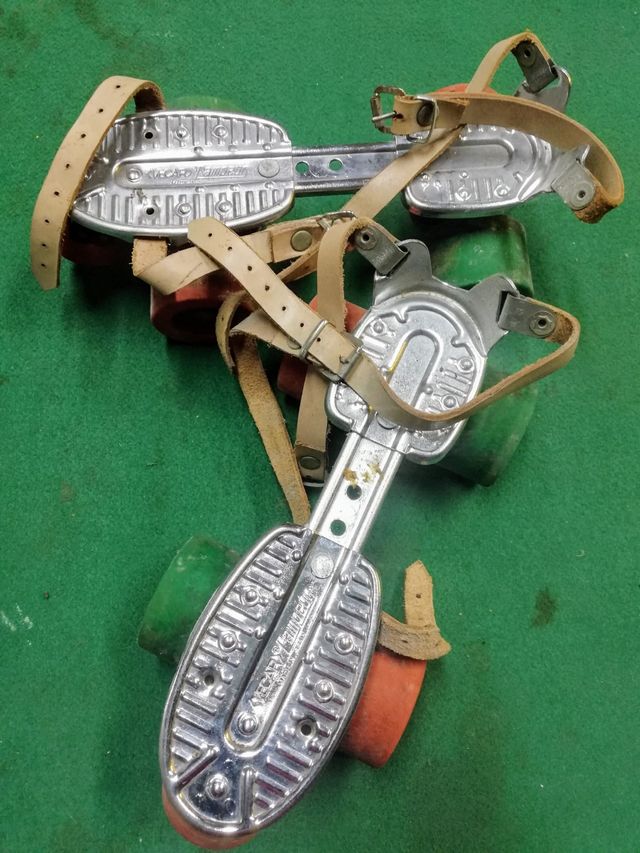 Patines en linea y 4 ruedas.