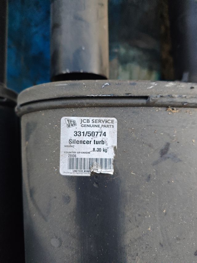 silenciador de escape jcb