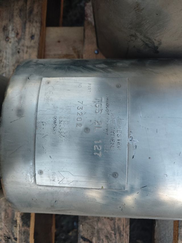 silenciador de escape jcb