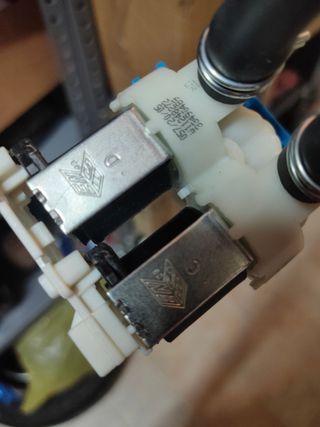 Electroválvula agua lavadora Whirlpool