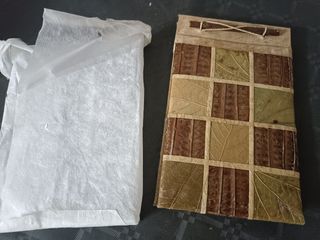 cuaderno de notas echo a mano de hojas 