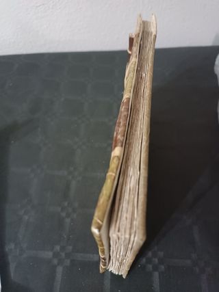 cuaderno de notas echo a mano de hojas 