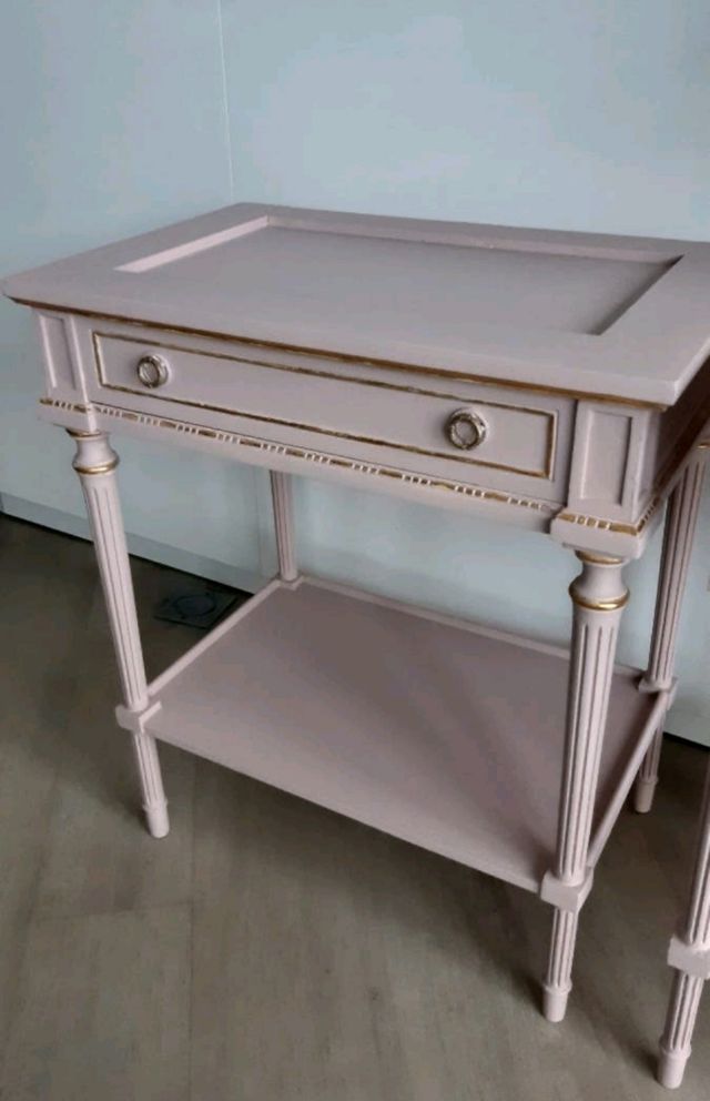 transporte 10) 1 mesilla de noche rosa