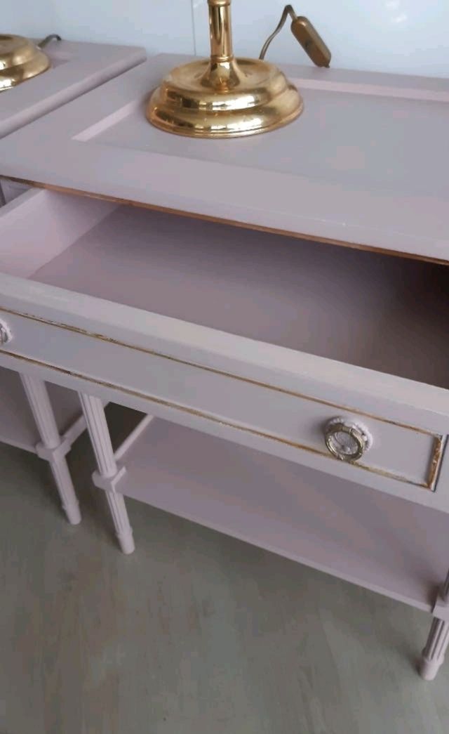 transporte 10) 1 mesilla de noche rosa