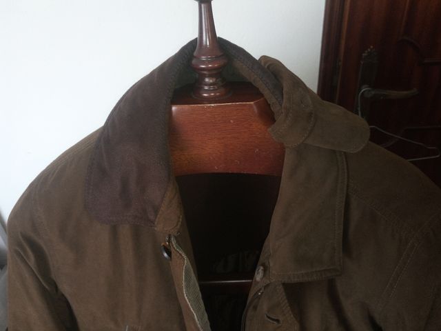 Casaco de homem castanho da Barred's