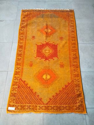 Vecchio tappeto annodato a mano di Rabat, Marocco