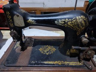 Maquina de coser antigua