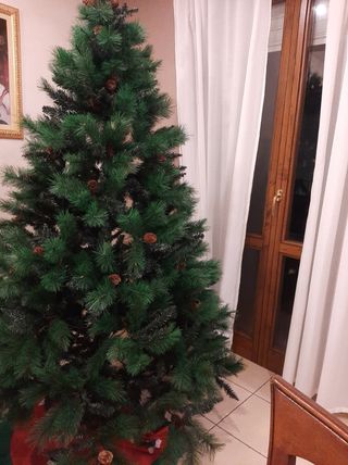 Albero di Natale con pigne