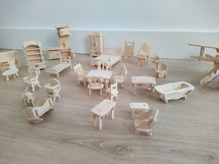 juguetes de madera. casita y avion