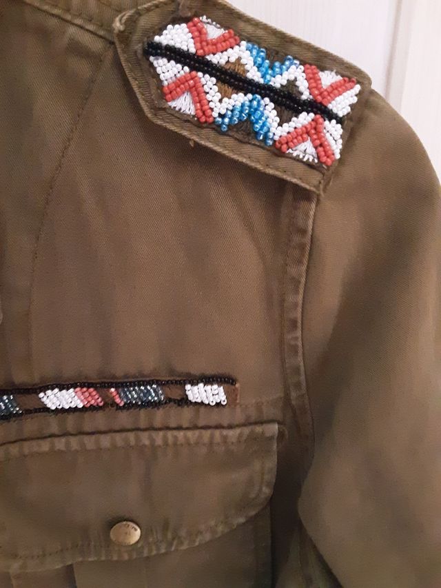 chaqueta kaki (M) Bershka